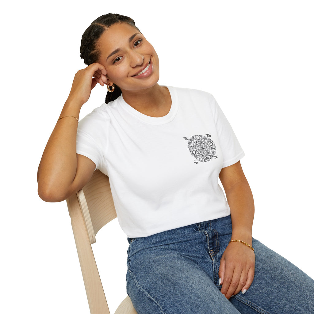 T-shirt Mandala Zodiac — Tee Minimal con Fasi Lunari